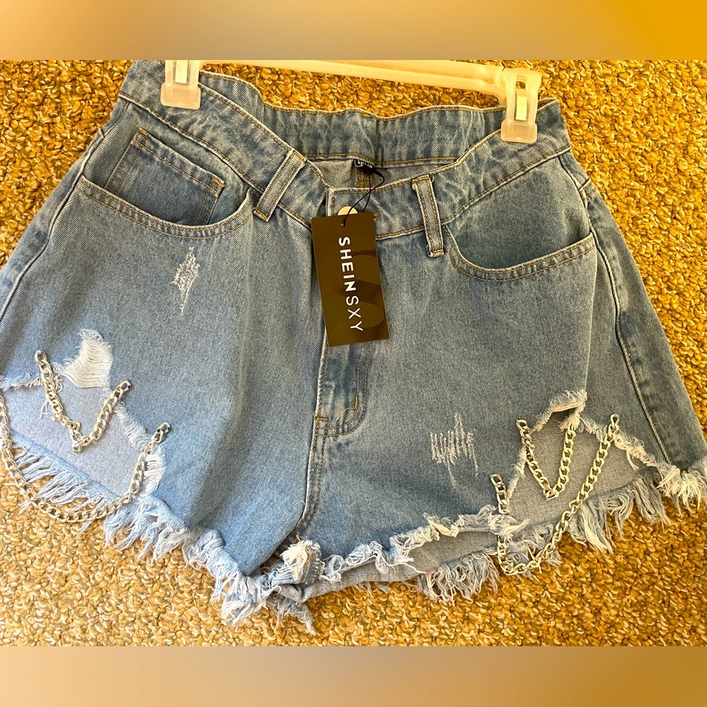 Chain Frayed Denim Shorts